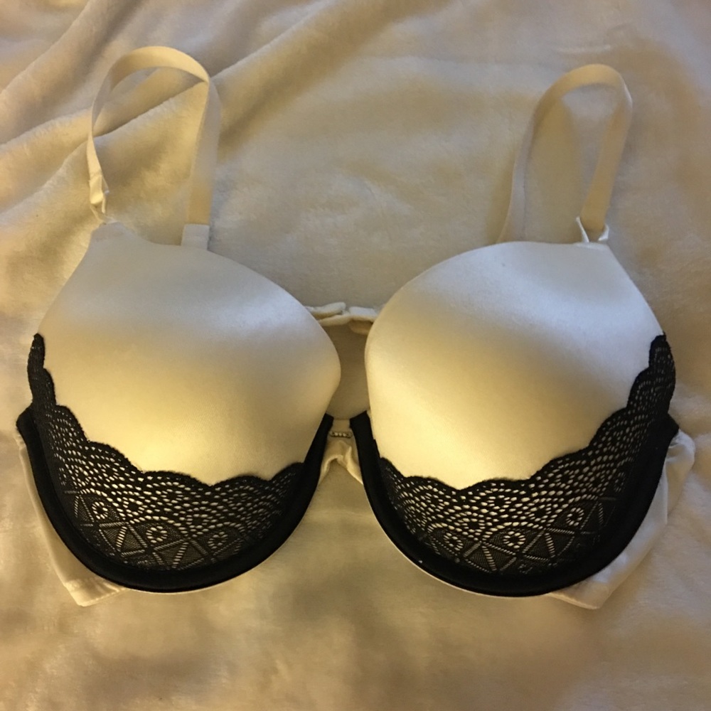 36D White & Black Lace Underwire Bra